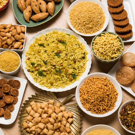 Chaklis, Chiwda to Bhakarwadi What Goes Into Making the Perfect Maharashtrian Faral For Diwali - NDTV Food
